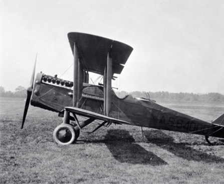 Vintage black & white photo of De Havilland DH4 airplane.