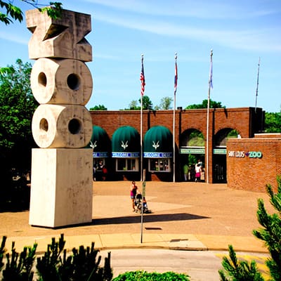 View of St. Louis Zoo entrance and 