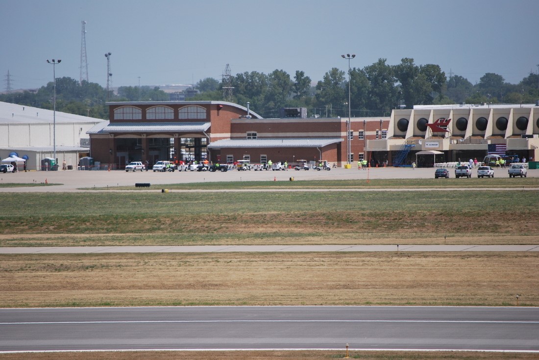 Photo of airport terminal at St. Louis Downtown Airport